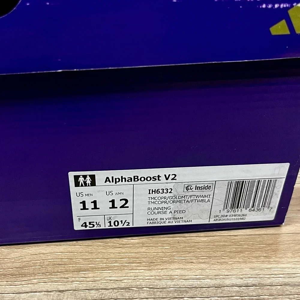 NWT Unisex adidas White/Purple Washington Huskies AlphaBoost V2 Shoes Size 11